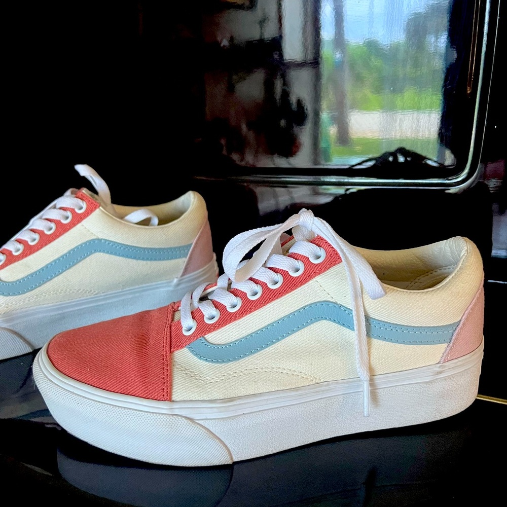 Vans women’s Old Skool platform shoes